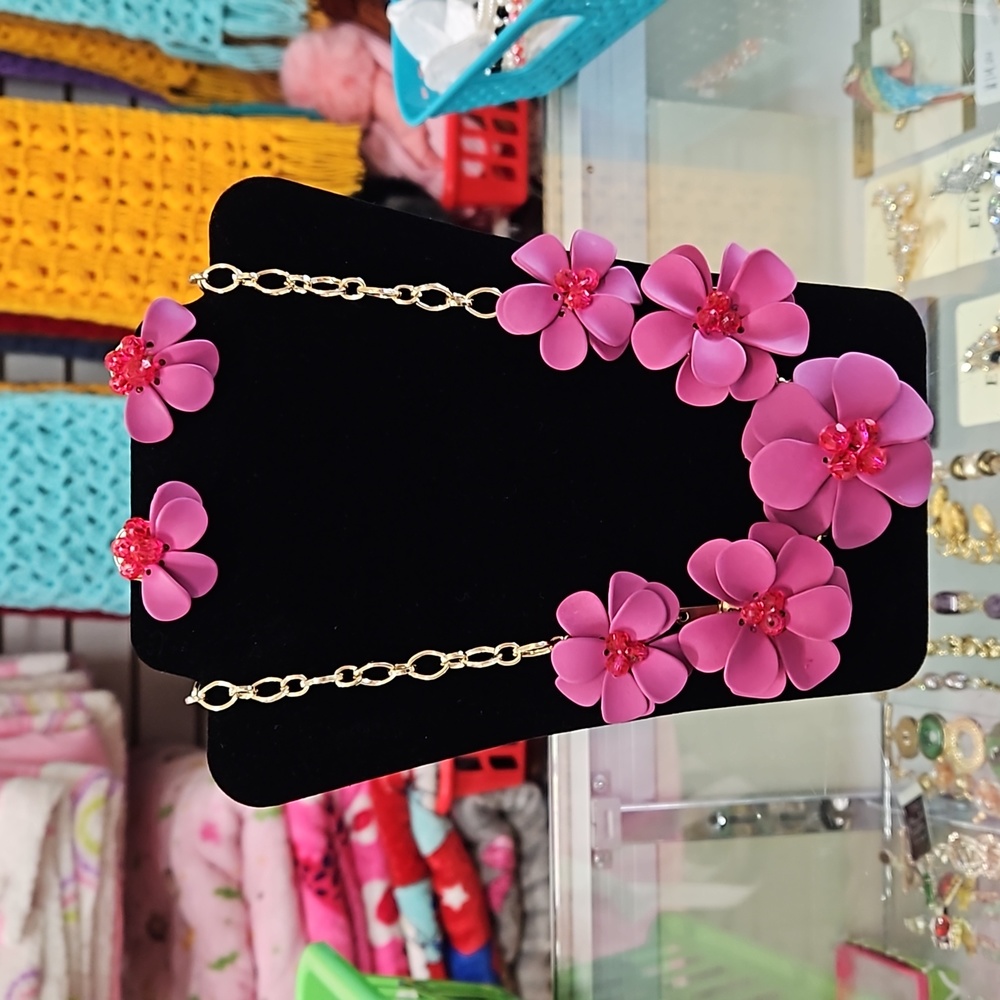 Fuchsia necklace set